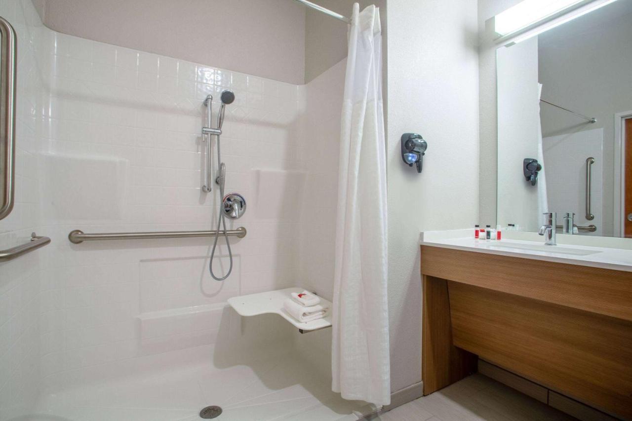Microtel Inn & Suites By Wyndham Liberty Ne Kansas City Area Exterior foto